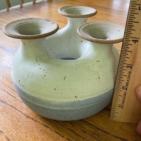 Vintage doughnut shaped pottery vase,No signature. Inthe vein of Doug Hivey. EUC - Picture 2 of 8